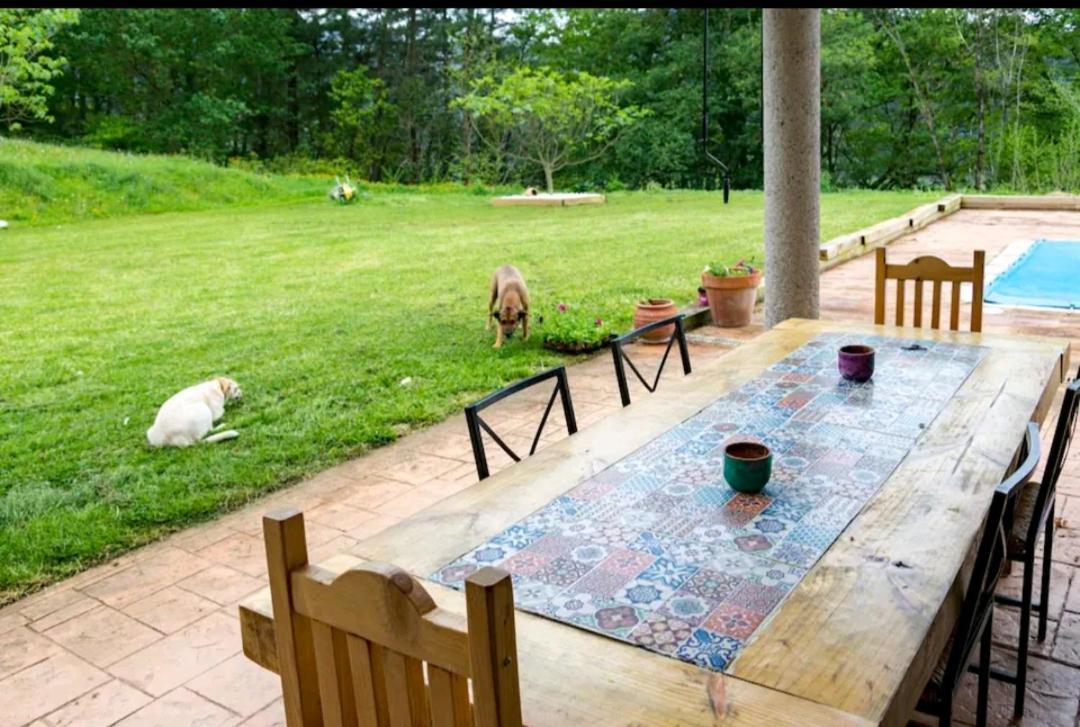 Chalet Con Piscina Climatizada En La Naturaleza Areatza Exterior foto